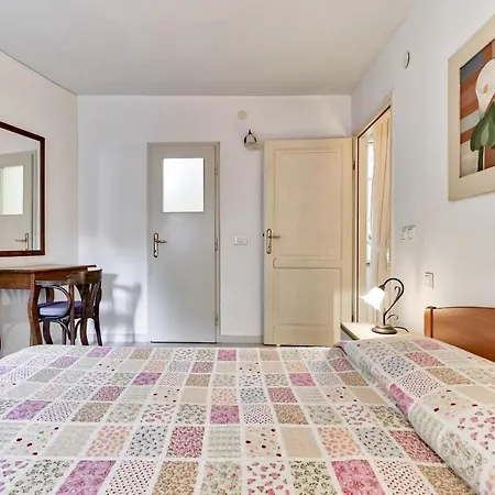 아파트 어코모데이션 지나