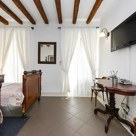 Gina Apartman *